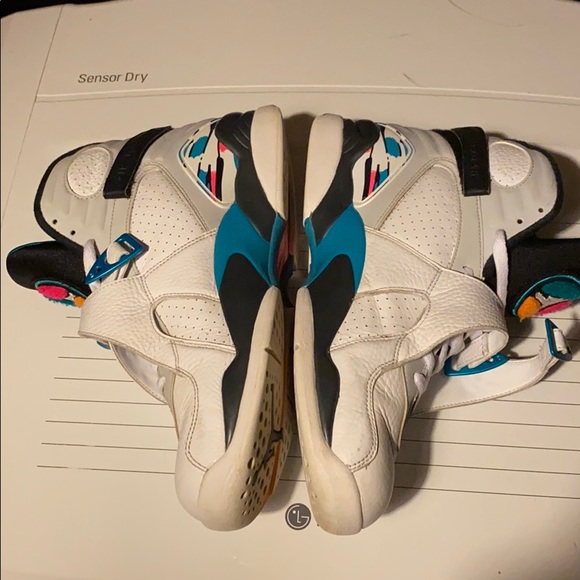 Jordan’s - Picture 2 of 6